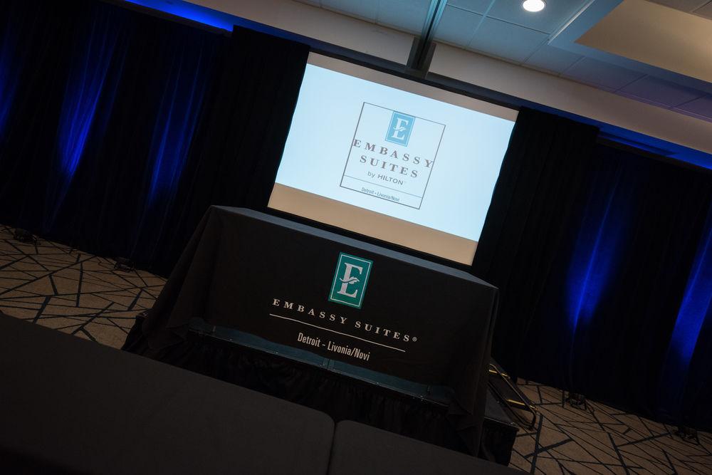 Embassy Suites By Hilton Detroit - Livonia/Novi Esterno foto