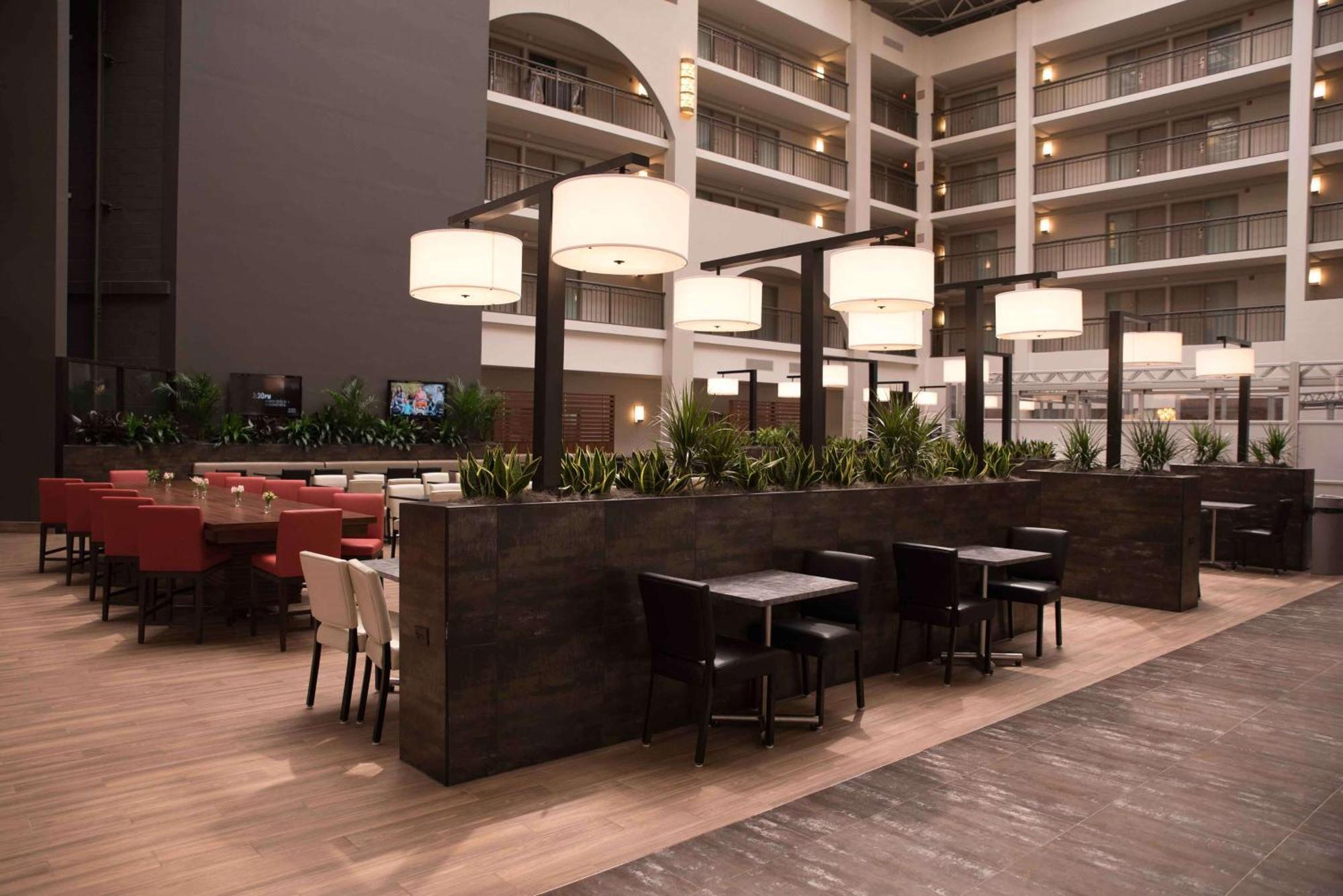Embassy Suites By Hilton Detroit - Livonia/Novi Esterno foto