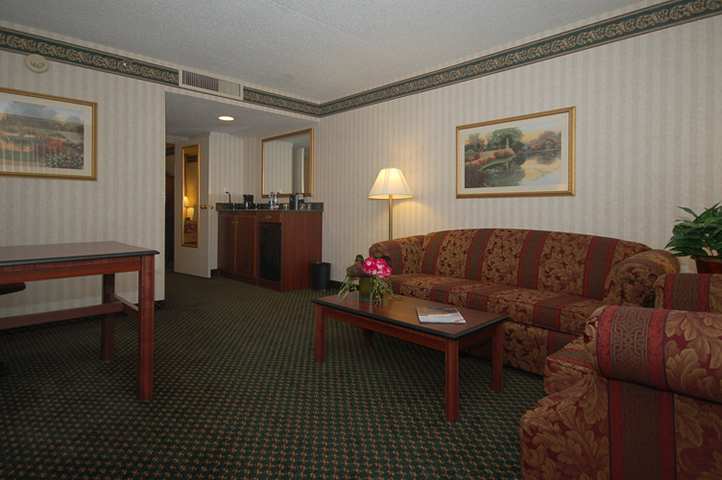 Embassy Suites By Hilton Detroit - Livonia/Novi Esterno foto
