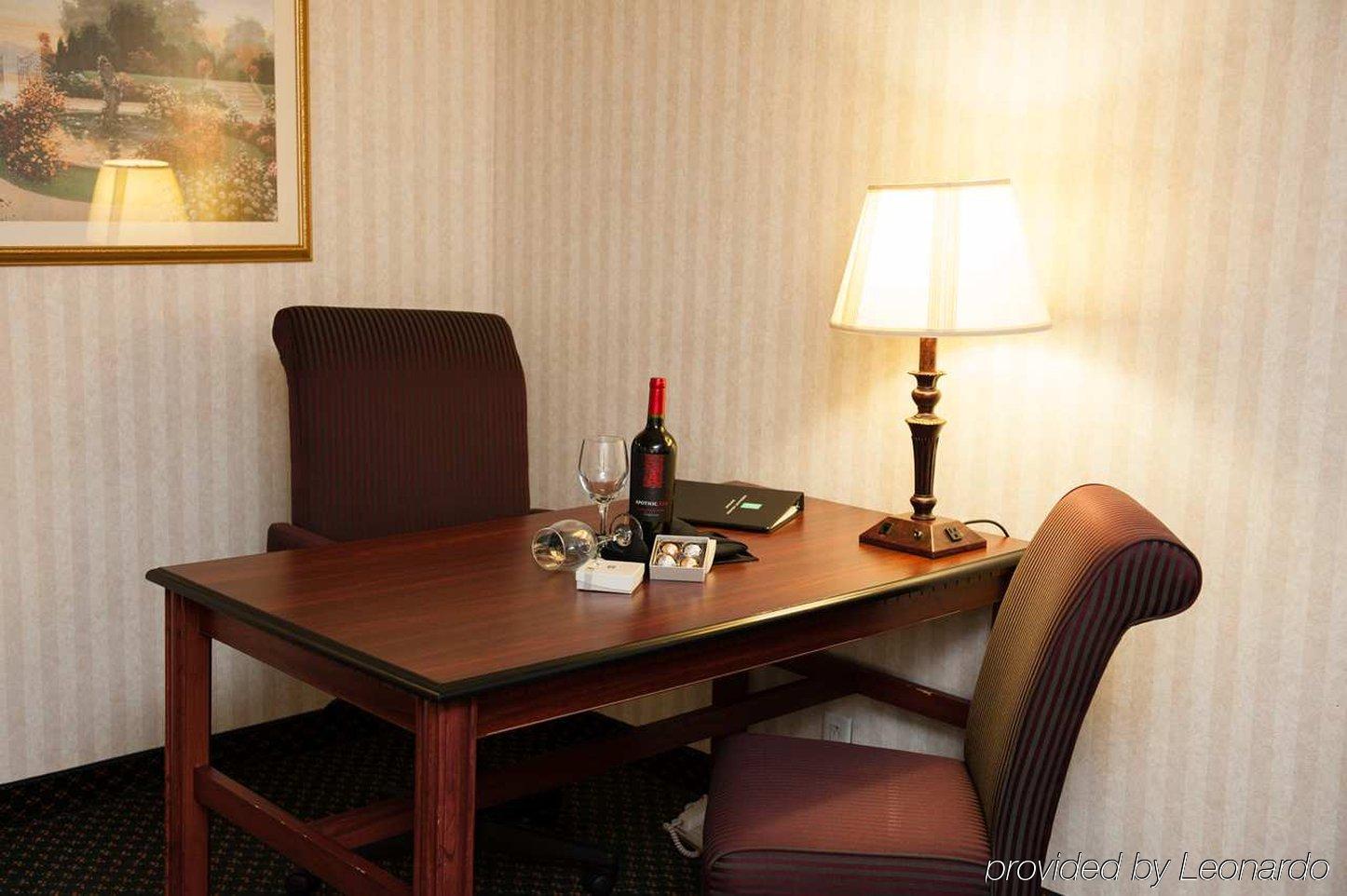 Embassy Suites By Hilton Detroit - Livonia/Novi Esterno foto