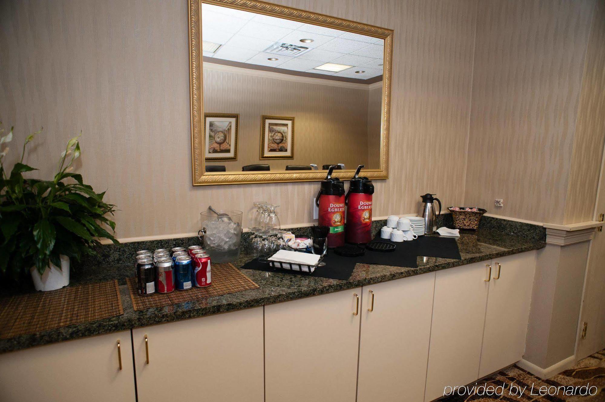 Embassy Suites By Hilton Detroit - Livonia/Novi Esterno foto